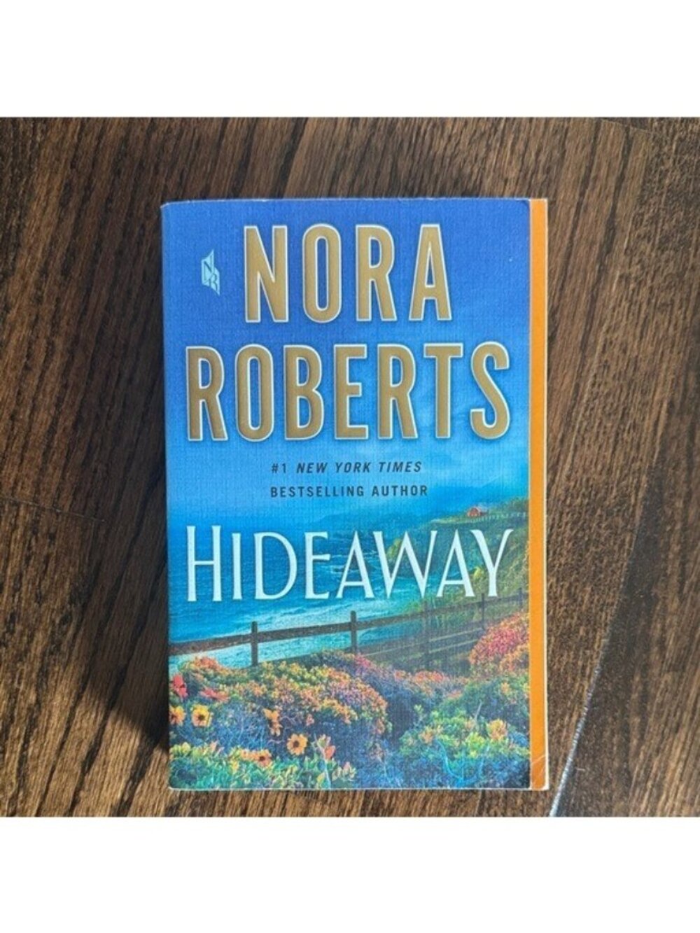 Hideaway Nora Roberts Paperback Book Novel